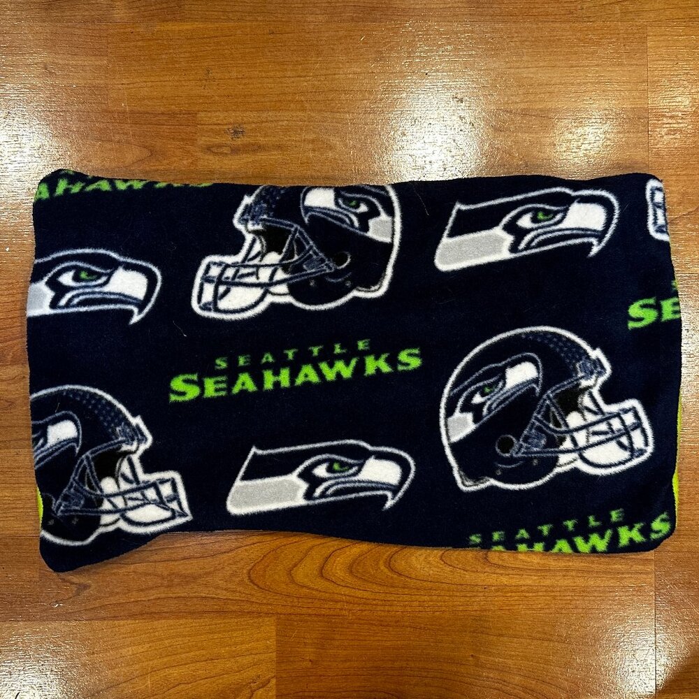 NEW! LARGE MICROWAVABLE HEAT / COLD WRAP PAD WITH FLEECE SEAHAWKS COVER
